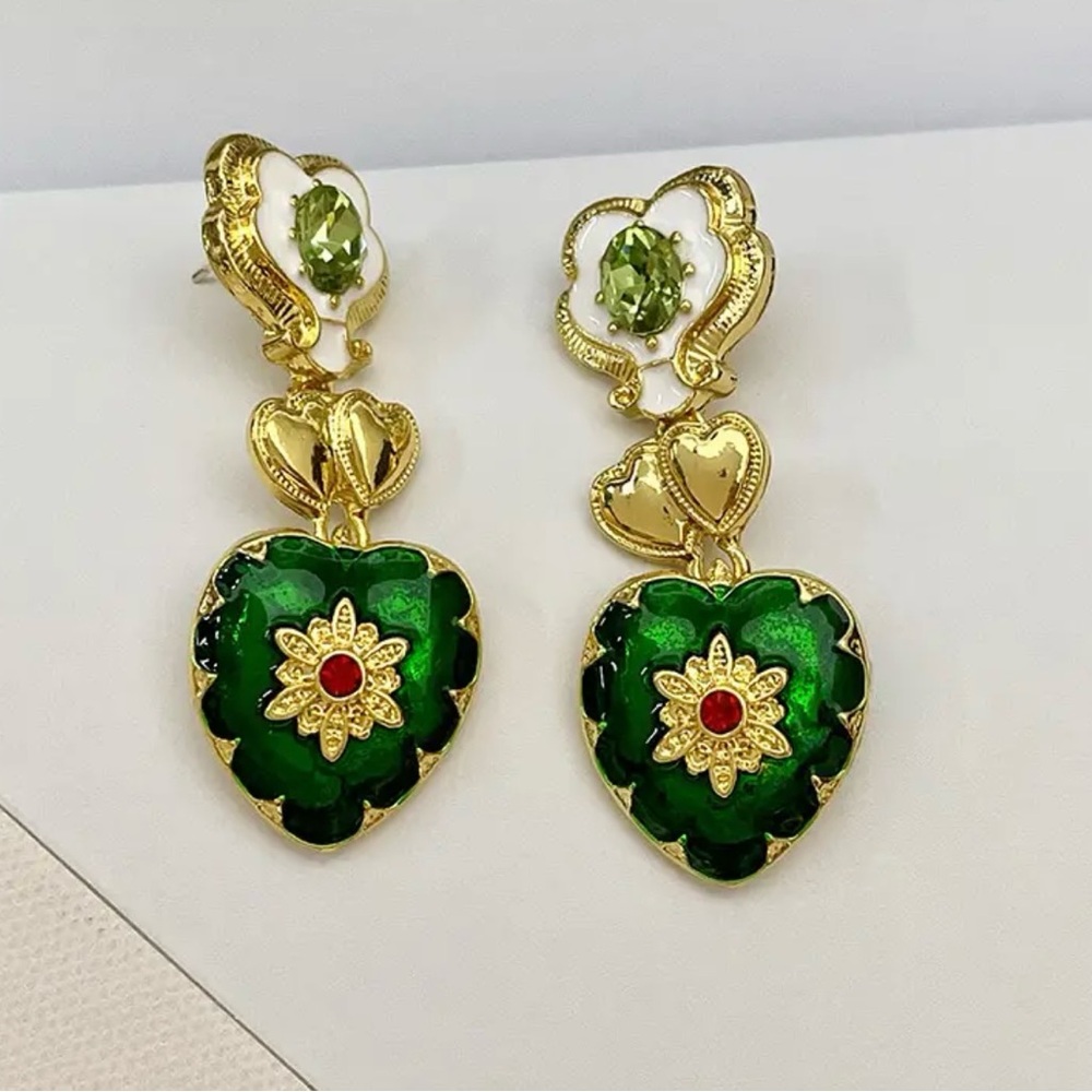 Elegant Green and Gold Heart Earrings
